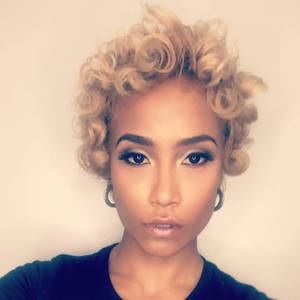 Meet your Posher, Janel